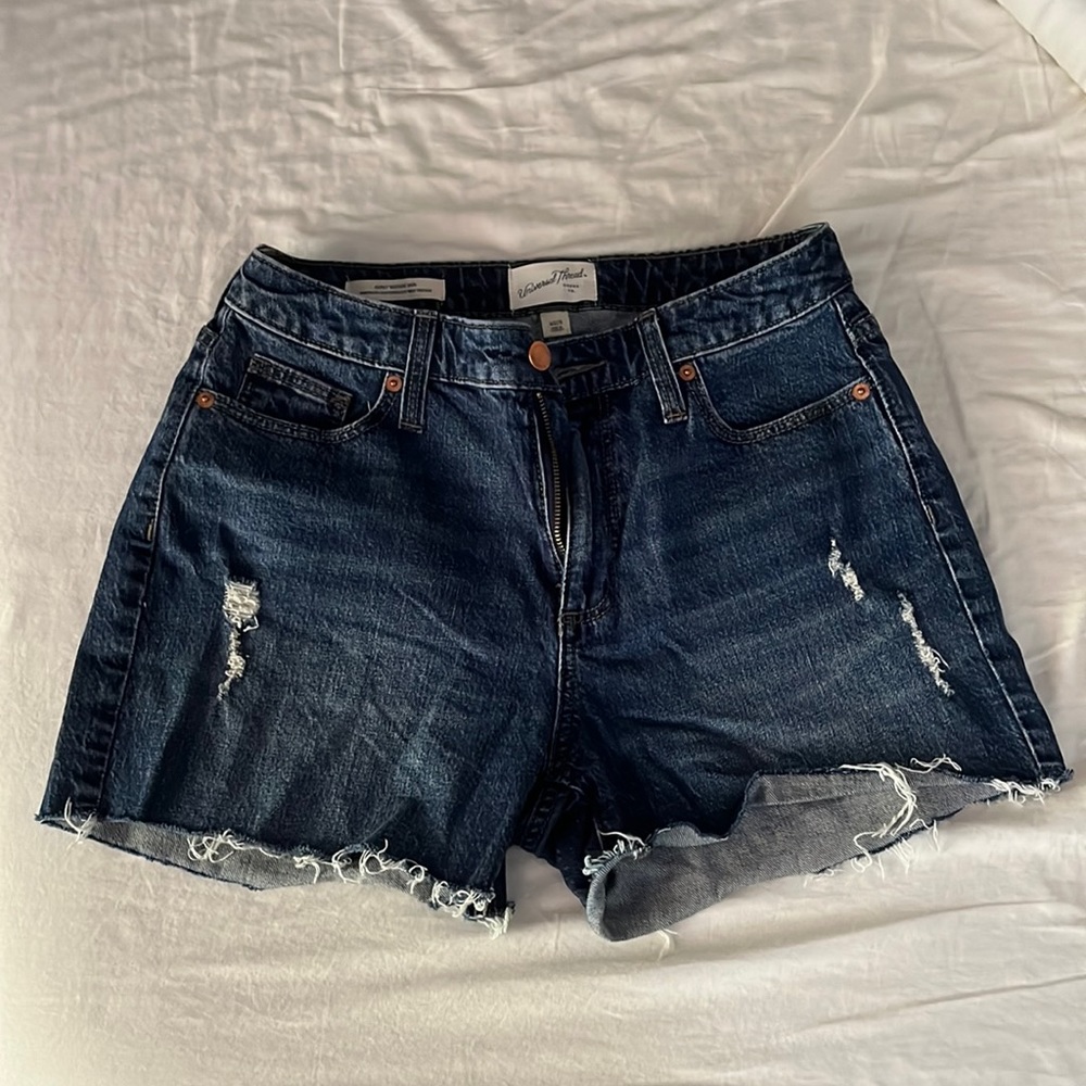 Dark Blue Curvy Vintage Midi High-Rise Jean Shorts, Universal Thread, Size 4/27R